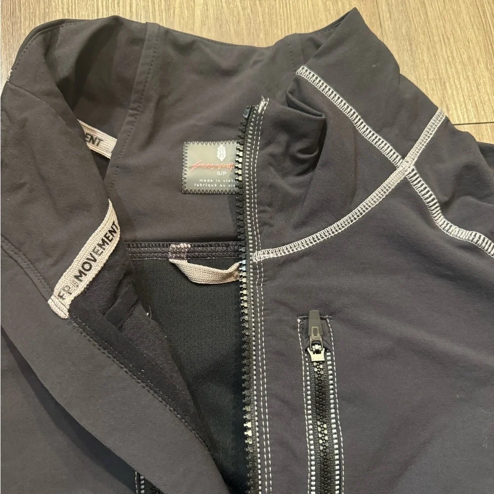 NWOT Free People Movement Dasher‎ Run Jacket | Small | Black